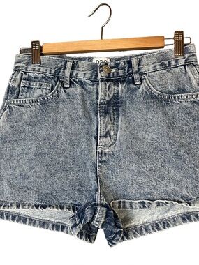 Urban Outfitters BDG Denim Jean Shorts Size 27 Medium Wash 2” Inseam High Rise